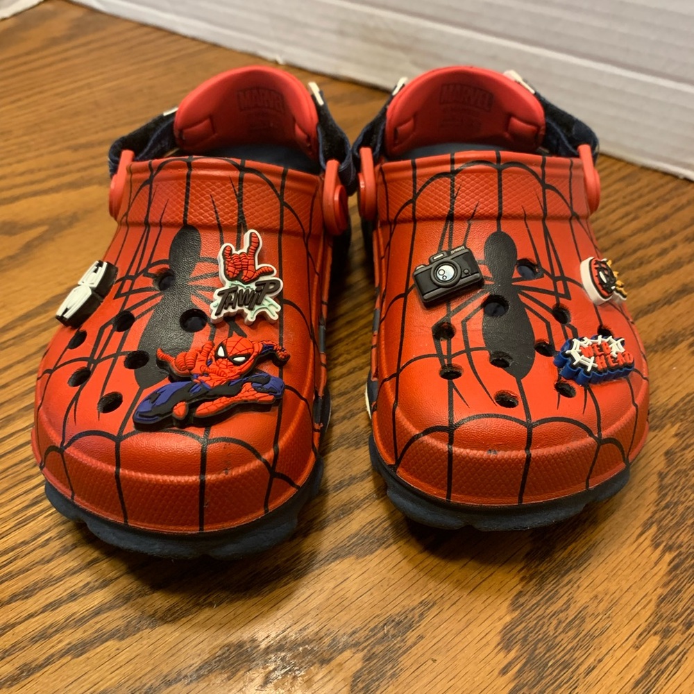 CROCS Red and Black Sandals with Spider Design Size C11 - Picture 8 of 10